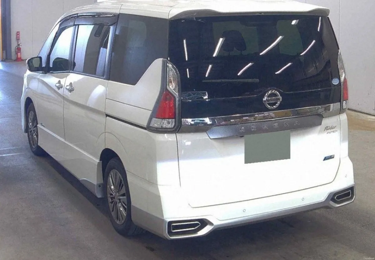 2017 Nissan Serena Hybrid - Image 4