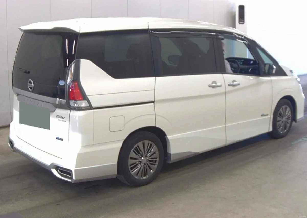 2017 Nissan Serena Hybrid - Image 3