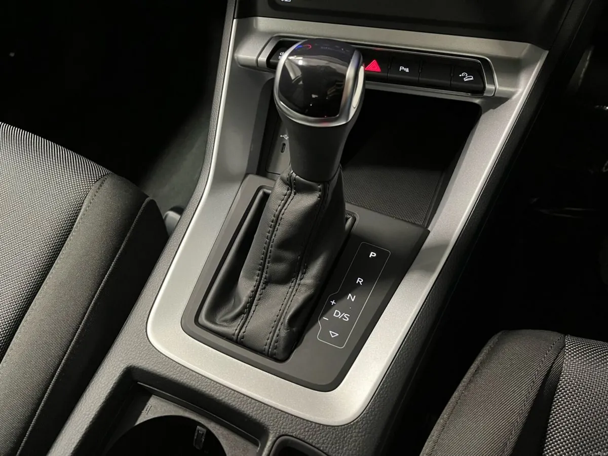 Audi Q3 Technik 45TFSi E 245BHP - Reversing Camera - Image 4