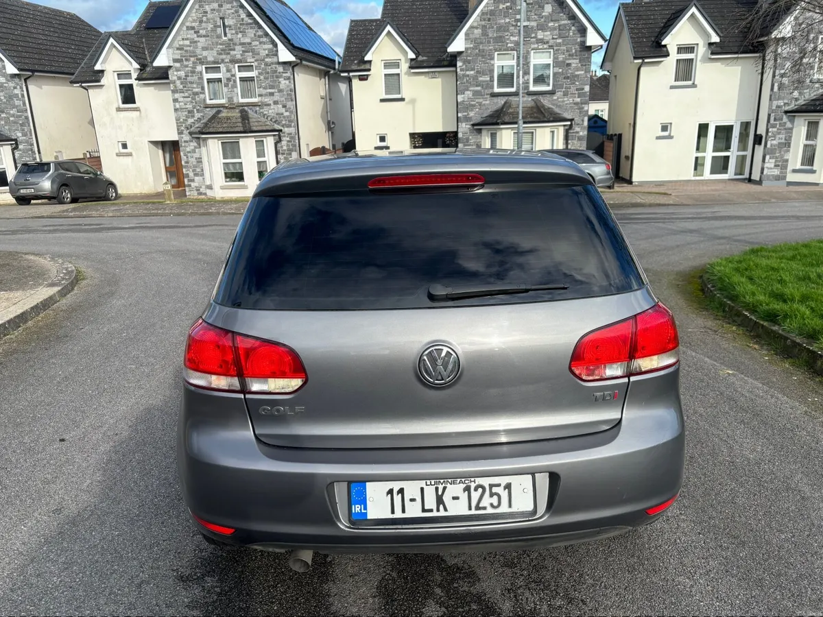 2011 Volkswagen Golf 1.6 TDI 105 bhp high spec mod - Image 4