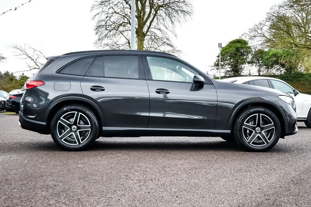 Mercedes-Benz GLC 220d AMG 4Matic Night Pack - Image 4
