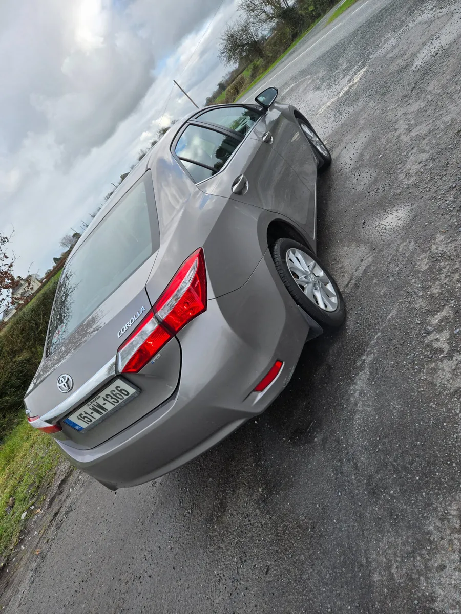 Toyota Corolla Manual - Image 2