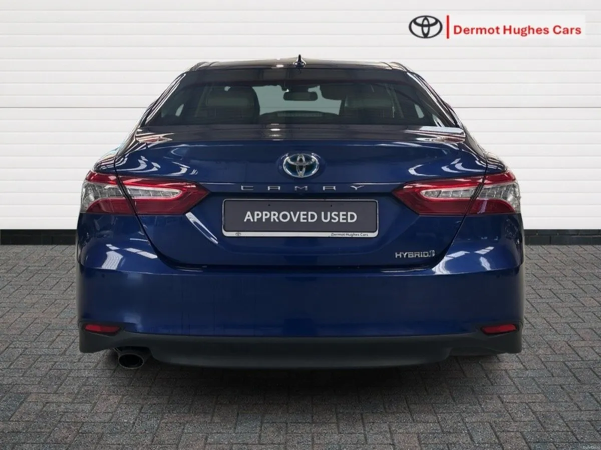 Toyota Camry HYBRID PLATINUM AUTO - Image 4