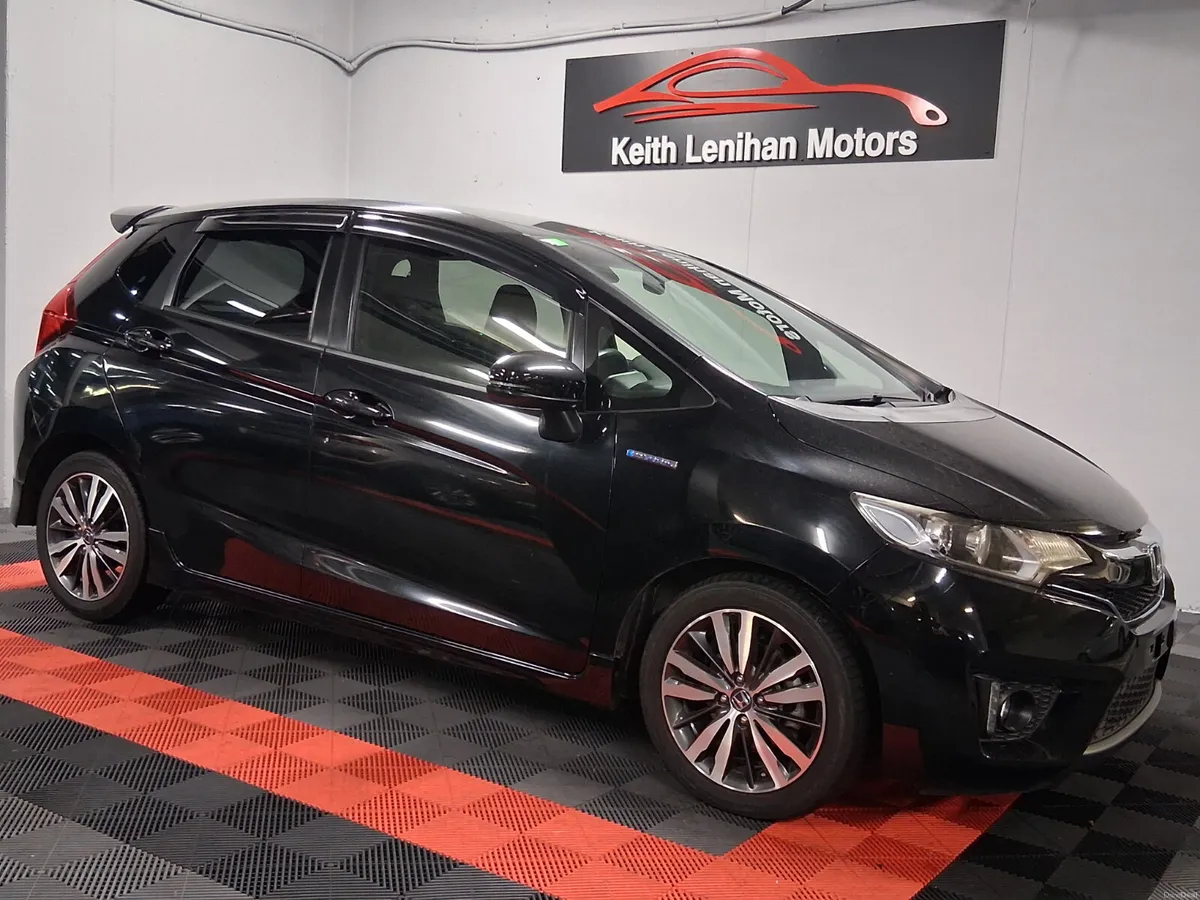 2016 Honda Fit **HYBRID** - Image 1