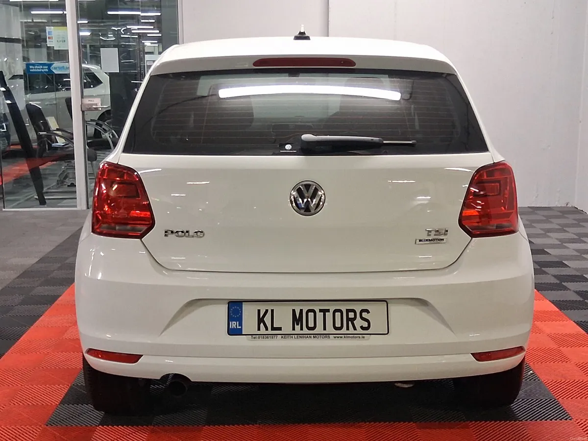 2016 Volkswagen Polo **AUTO - LOW KMS** - Image 4