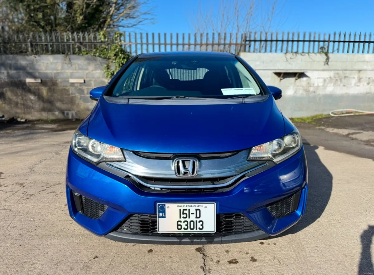 2015 HONDA FIT. LOW MILEAGE. NEW NCT. AUTO 1.5L - Image 2