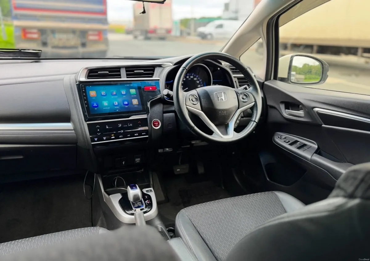 2015 HONDA FIT. LOW MILEAGE. NEW NCT. AUTO 1.5L - Image 4