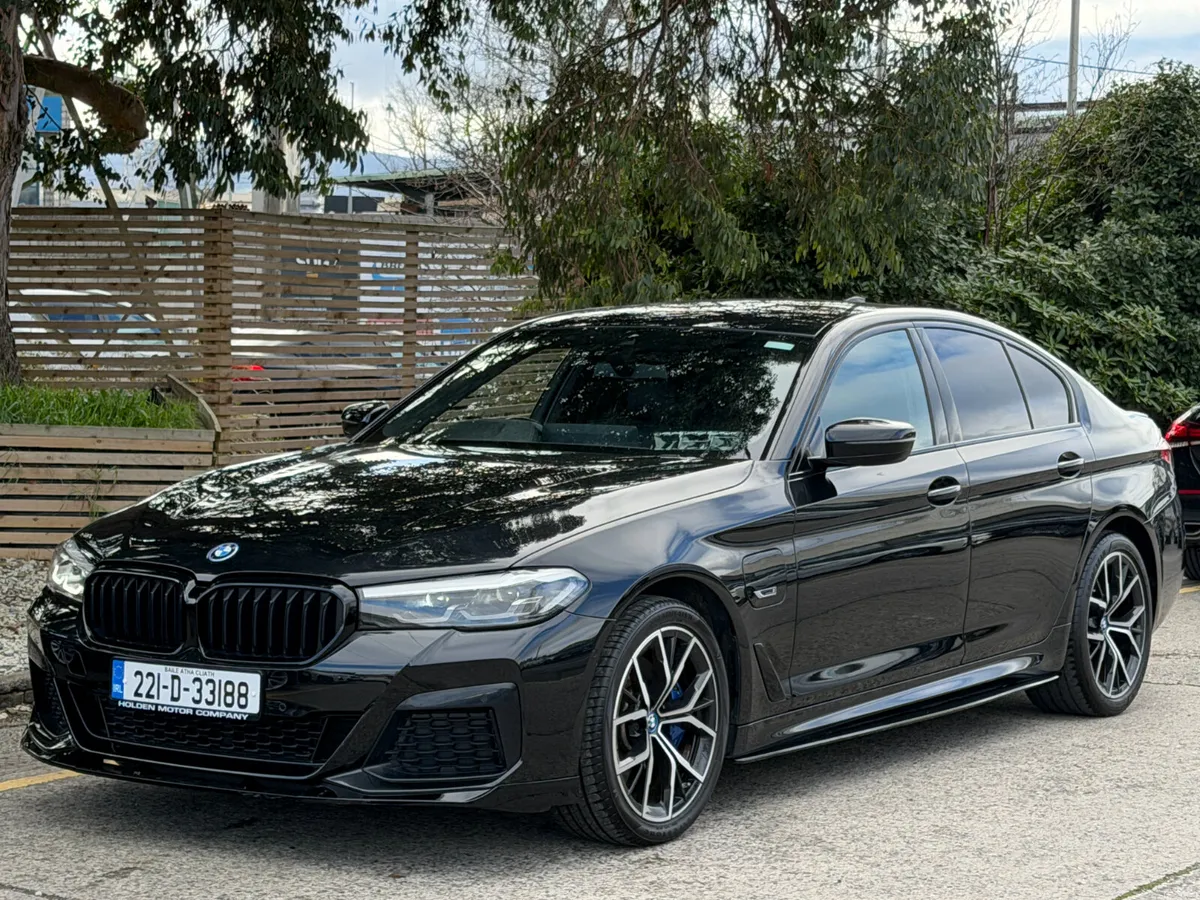 2022 BMW 530E M-SPORT MODEL .LOW MILEAGE - Image 1