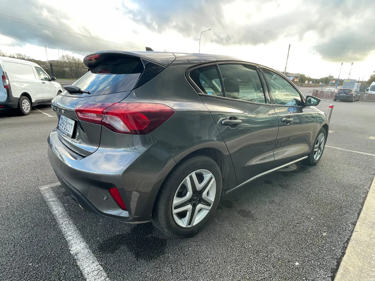 Ford Focus 1.5 Diesel Automatic - Image 5