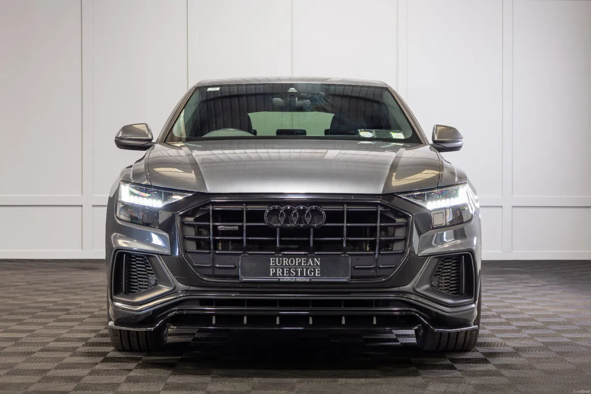 212 Audi Q8 55 TFSIe S-Line Quattro - Image 2