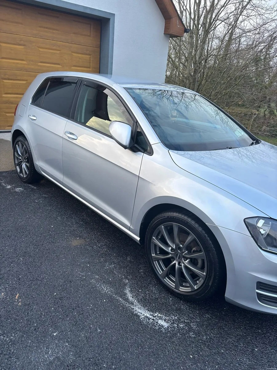 Volkswagen Golf 1.2 TSI Bluemotion DSG Automatic - Image 3
