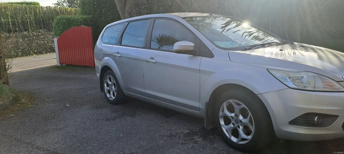 Ford Focus 2009 - Image 2
