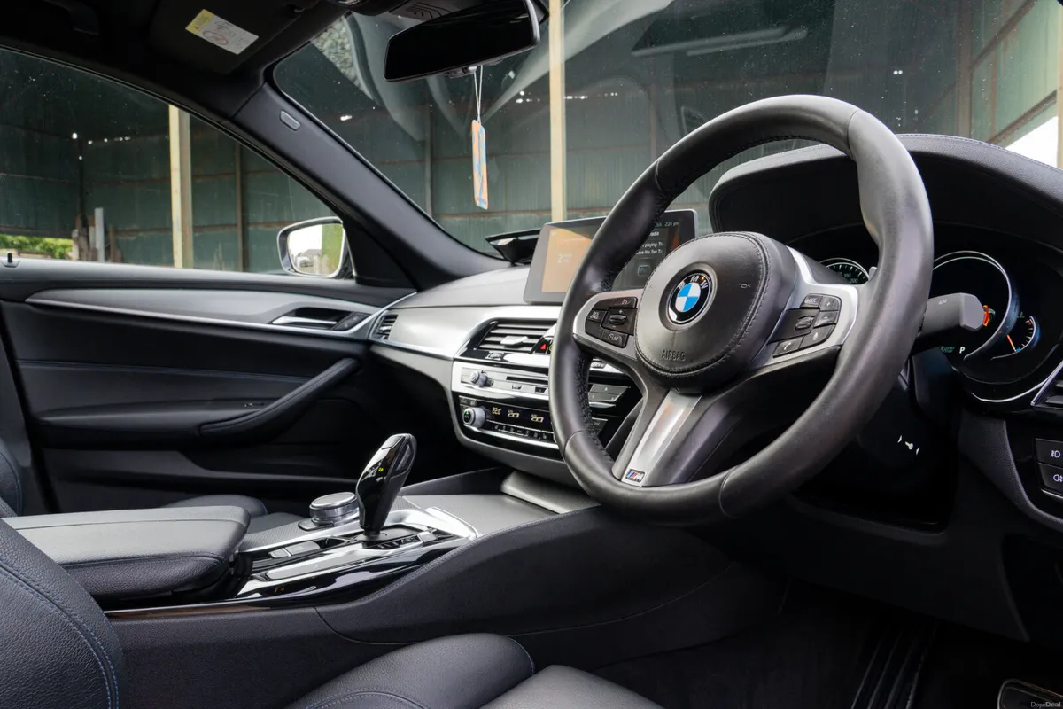 2018 BMW 5-Series M Sport 520D - Image 2