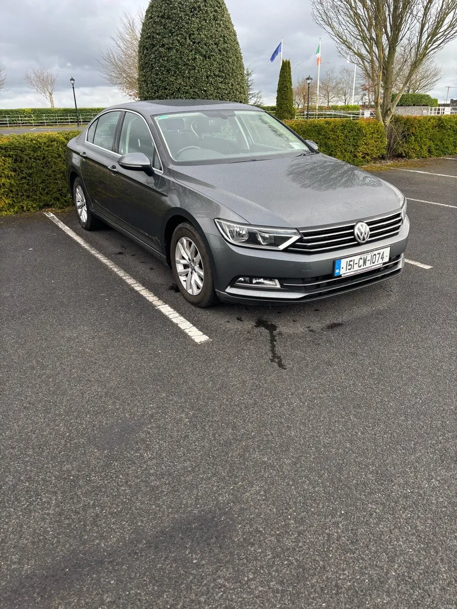 Volkswagen Passat - Image 1
