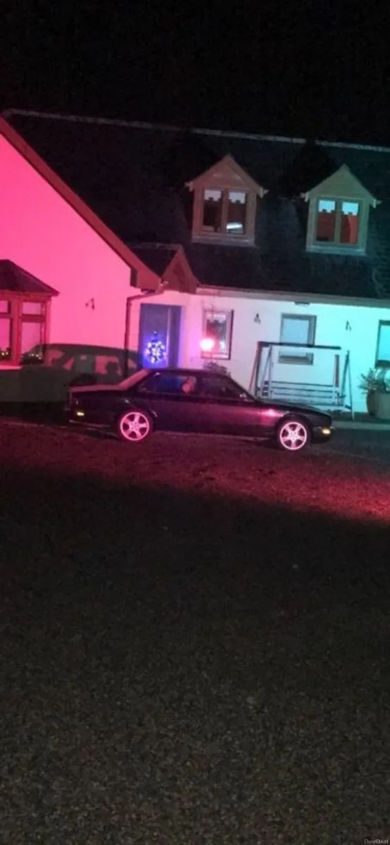 1998 Jaguar xj6 - Image 2