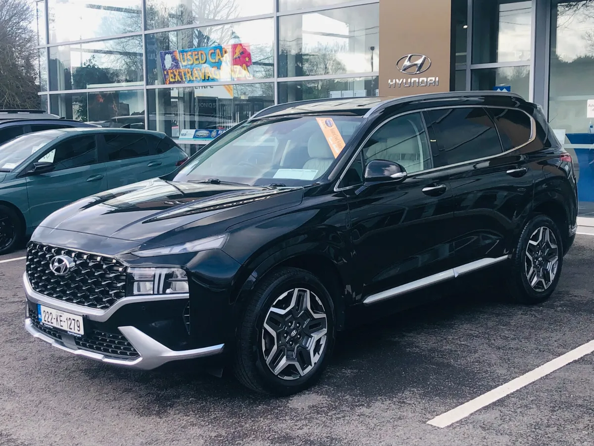 Hyundai Santa Fe Executive Plus 1.6 Plug-In Hybrid - Image 2