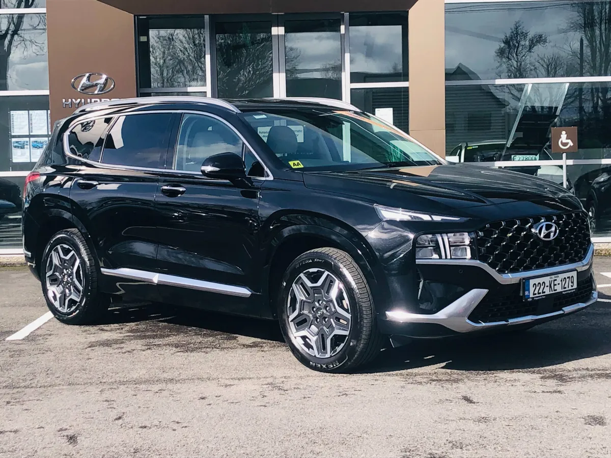 Hyundai Santa Fe Executive Plus 1.6 Plug-In Hybrid - Image 1