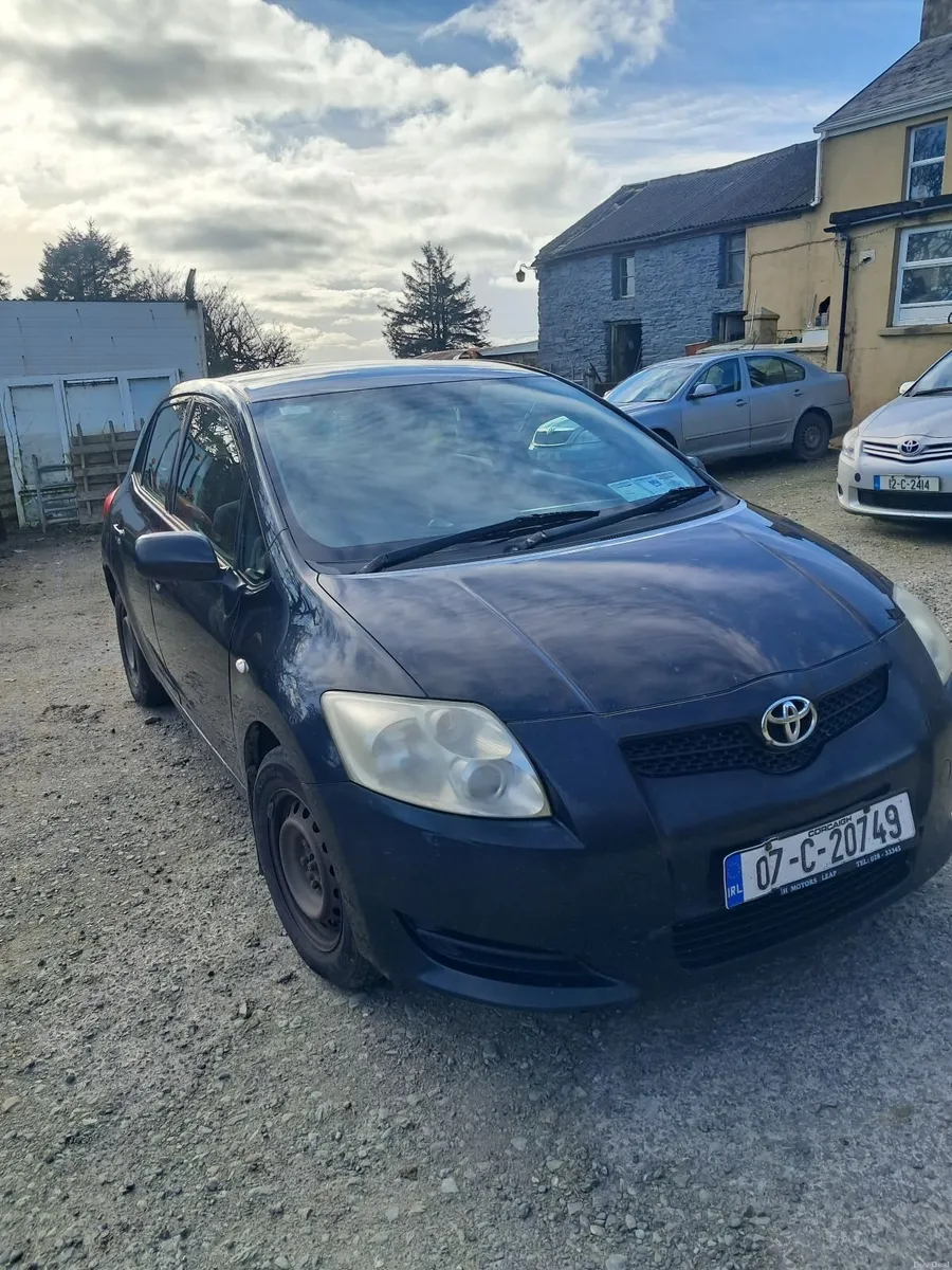 Toyota Auris 2007 - Image 2