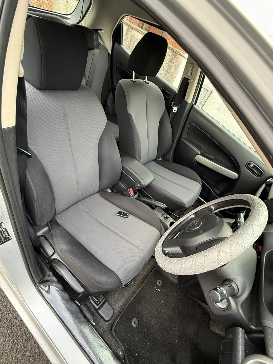 Mazda Mazda2 2010 - Image 3