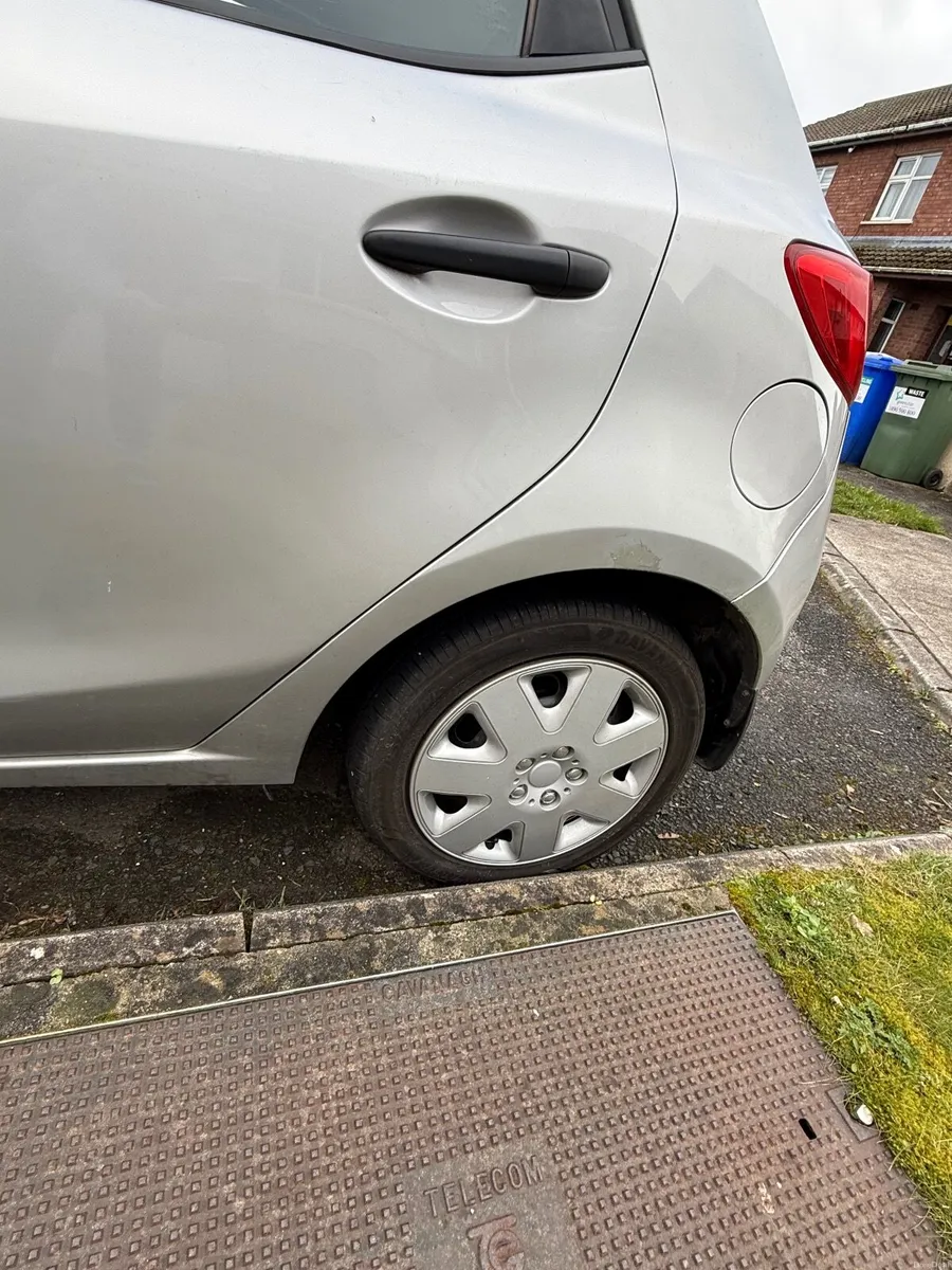 Mazda Mazda2 2010 - Image 4