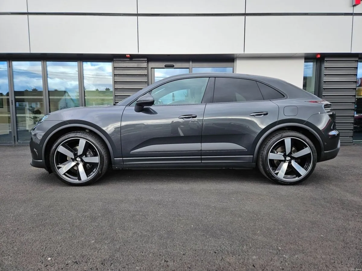 Porsche Macan - Image 3