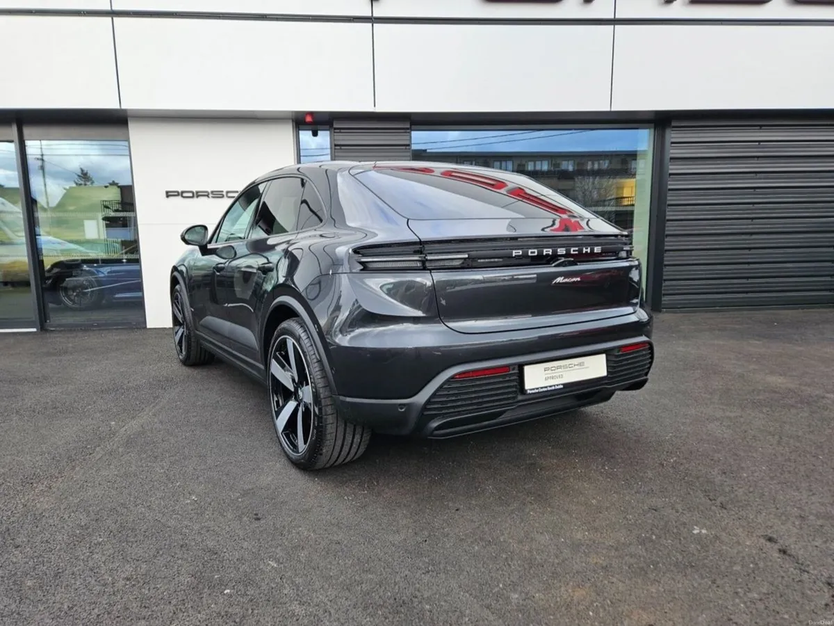 Porsche Macan - Image 2