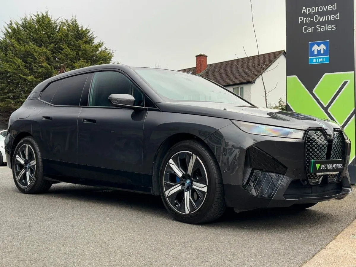 BMW iX XDRIVE40 M SPORT SUNROOF - Image 1