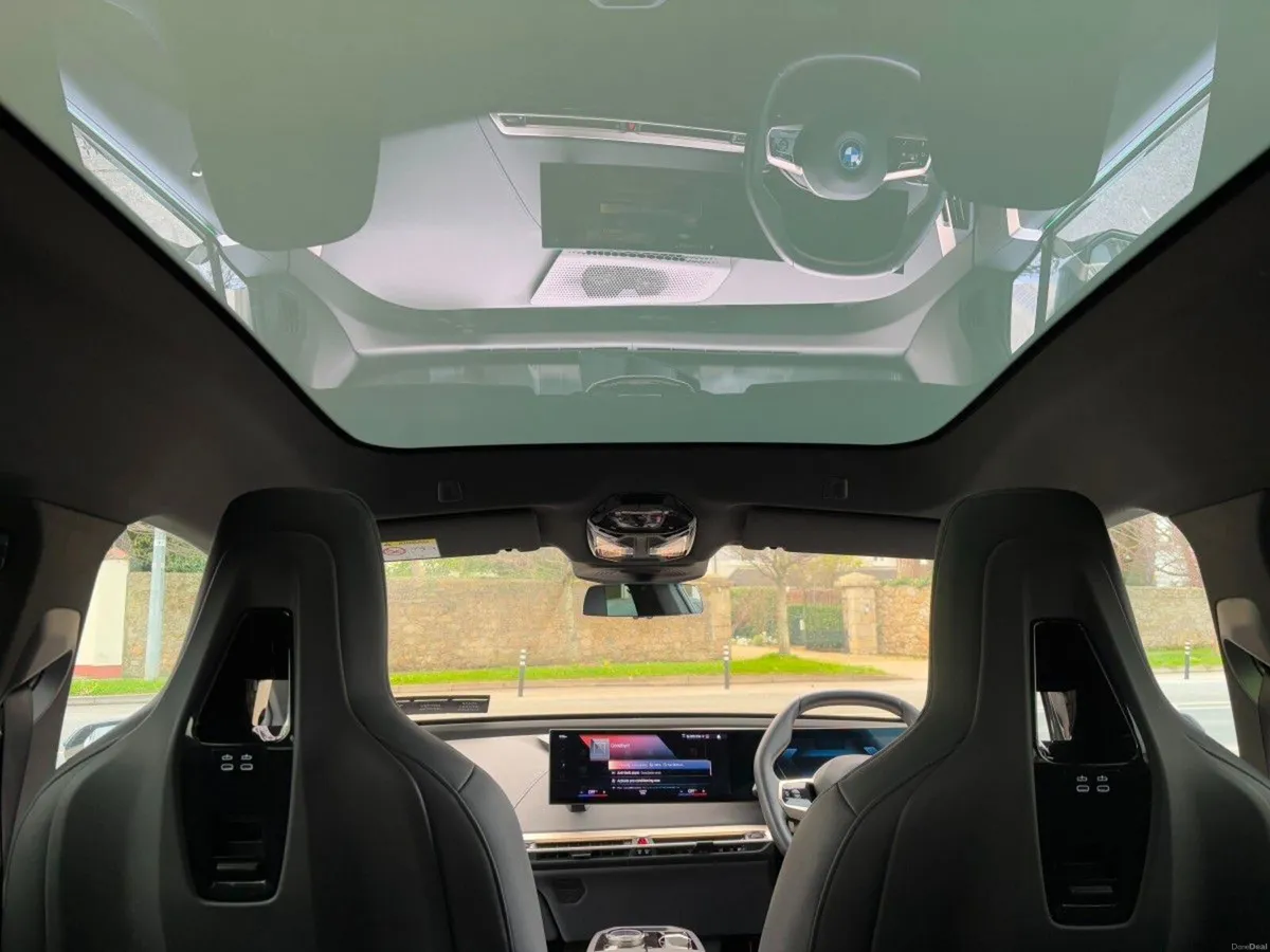 BMW iX XDRIVE40 M SPORT SUNROOF - Image 3
