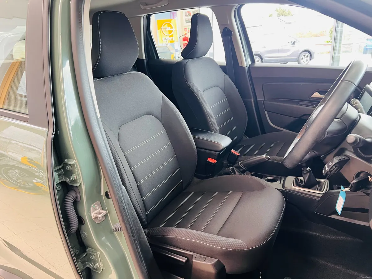 As New 2023 Nice Spec EXPRESSION Dacia Duster Low - Image 3