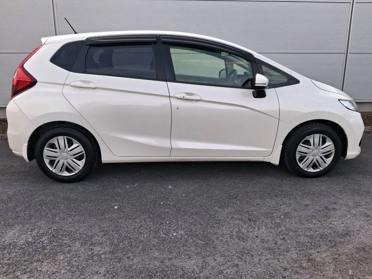 Honda Fit / Jazz Automatic 2017 - Image 1