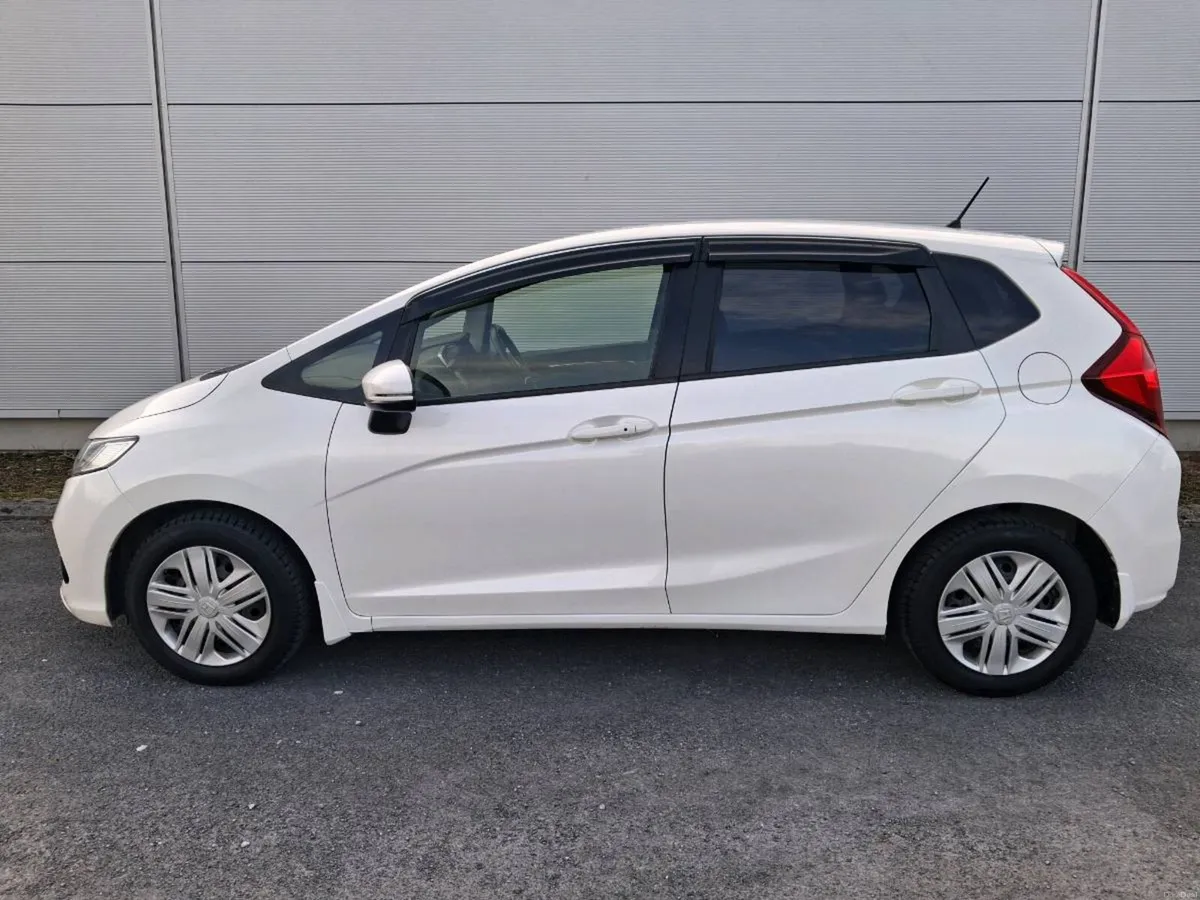 Honda Fit / Jazz Automatic 2017 - Image 2