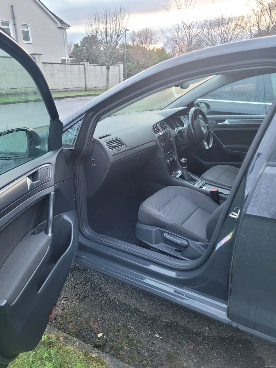 2017 Volkswagen Golf 1.6 TDI Nav BMT - Image 4