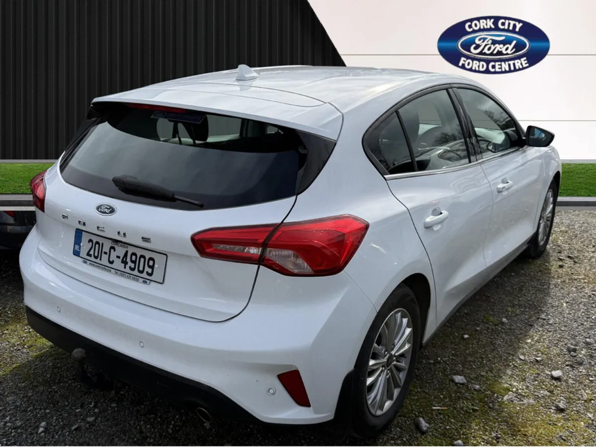 Ford Focus TITANIUM 5DR 1.0T 125 S6. S6.2 M6 5 - Image 4