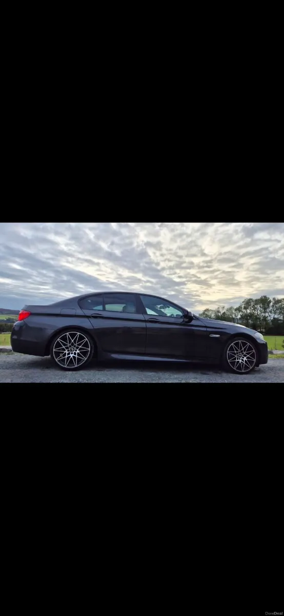 BMW 5-Series 2011 - Image 2