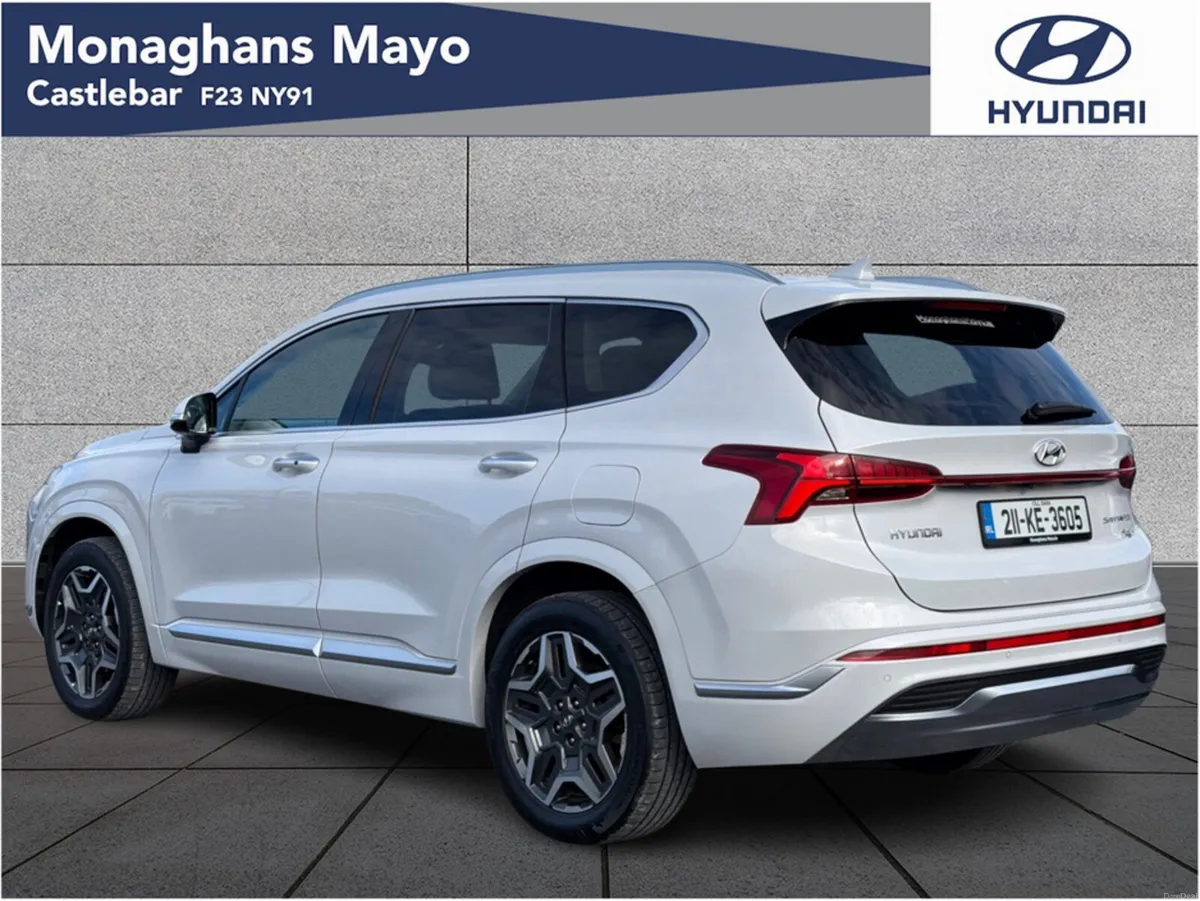 Hyundai Santa Fe 1.6 PETROL PLUG IN HYBRID PHEV 7 - Image 3