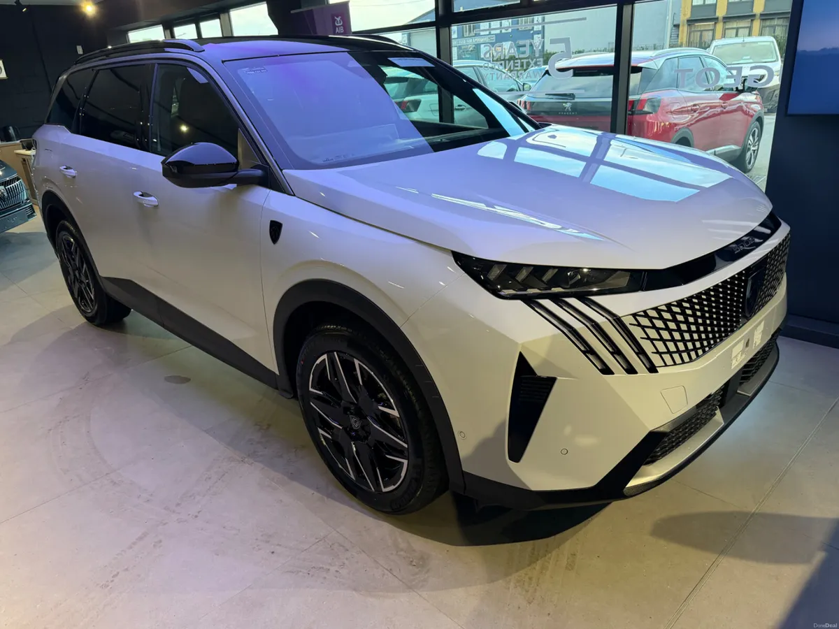 Peugeot 5008 GT Exclusive - Image 1