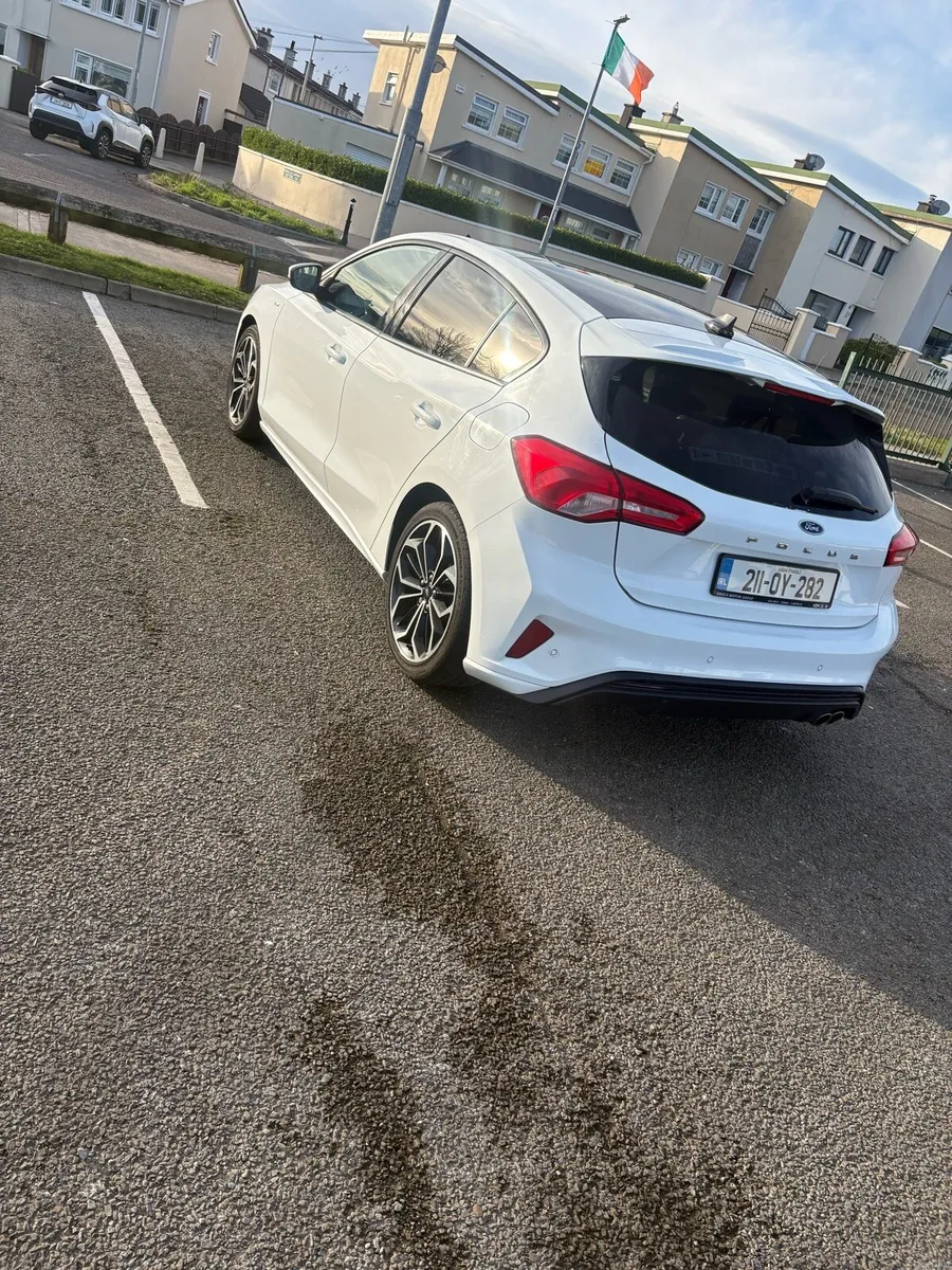 21 Focus ST-Line 1.5 ECO Boost . SUNROOF - Image 4