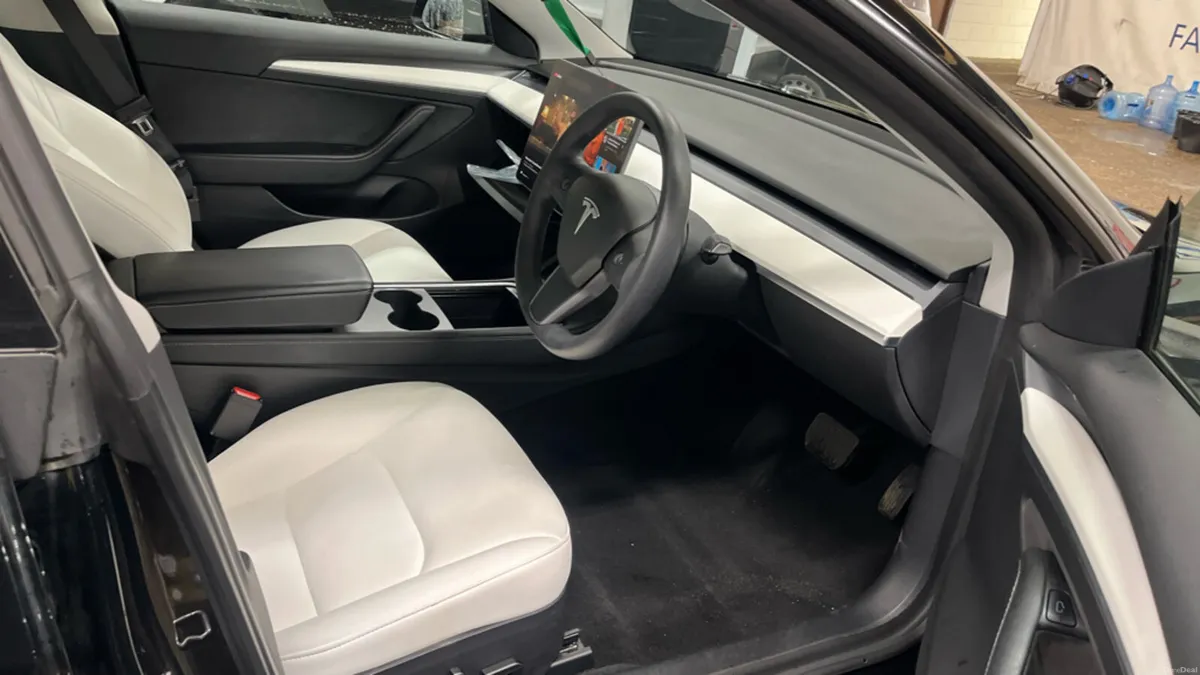 2022 Tesla Model 3 RWD White Interior 94% Battery - Image 3