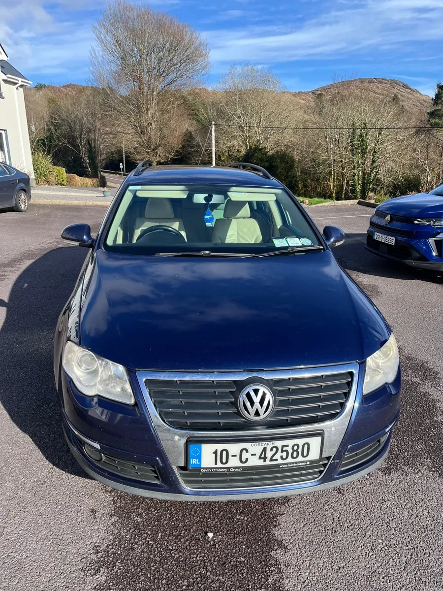 Volkswagen Passat 2010 - Image 4