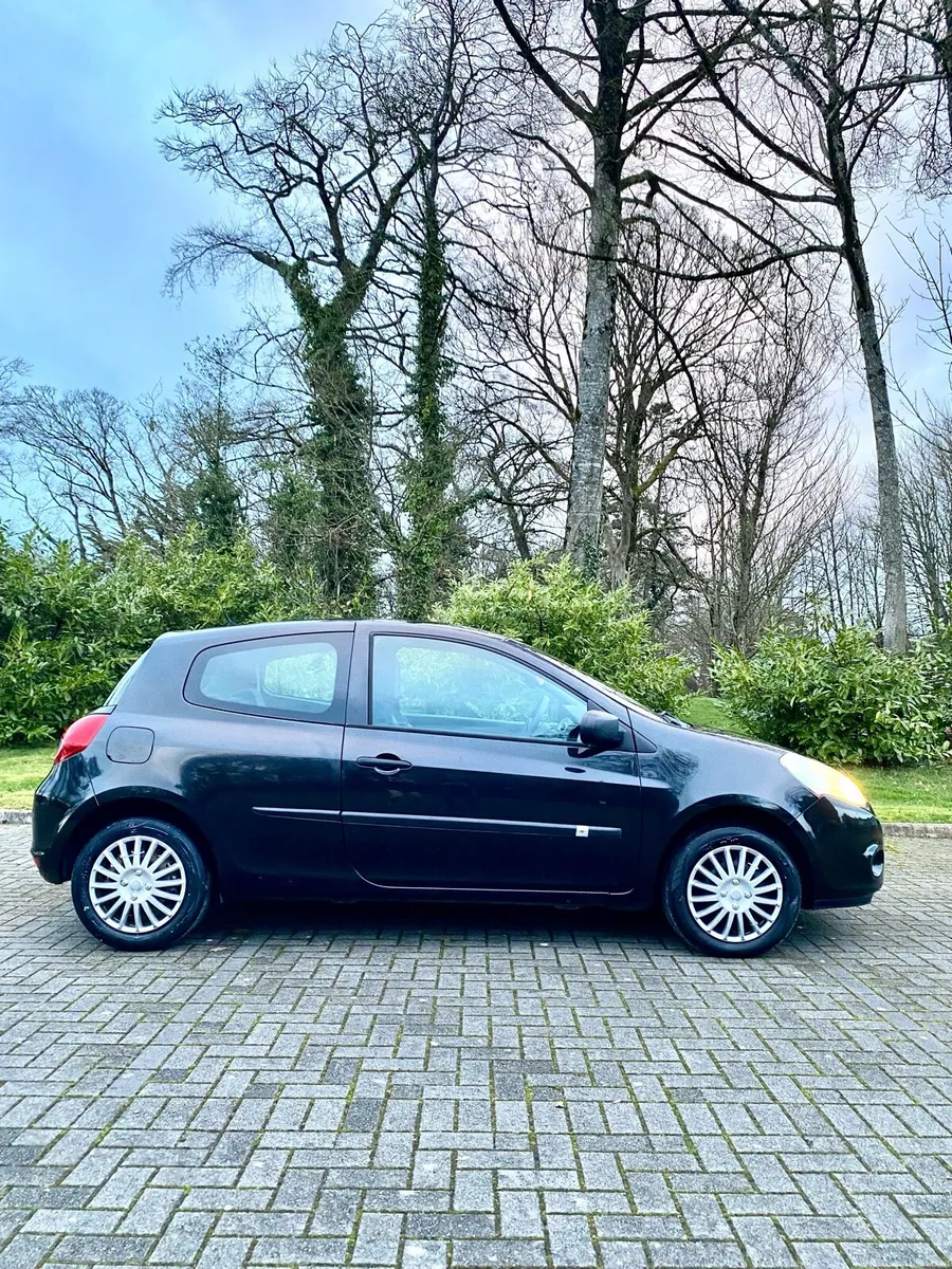 Renault Clio - Image 2