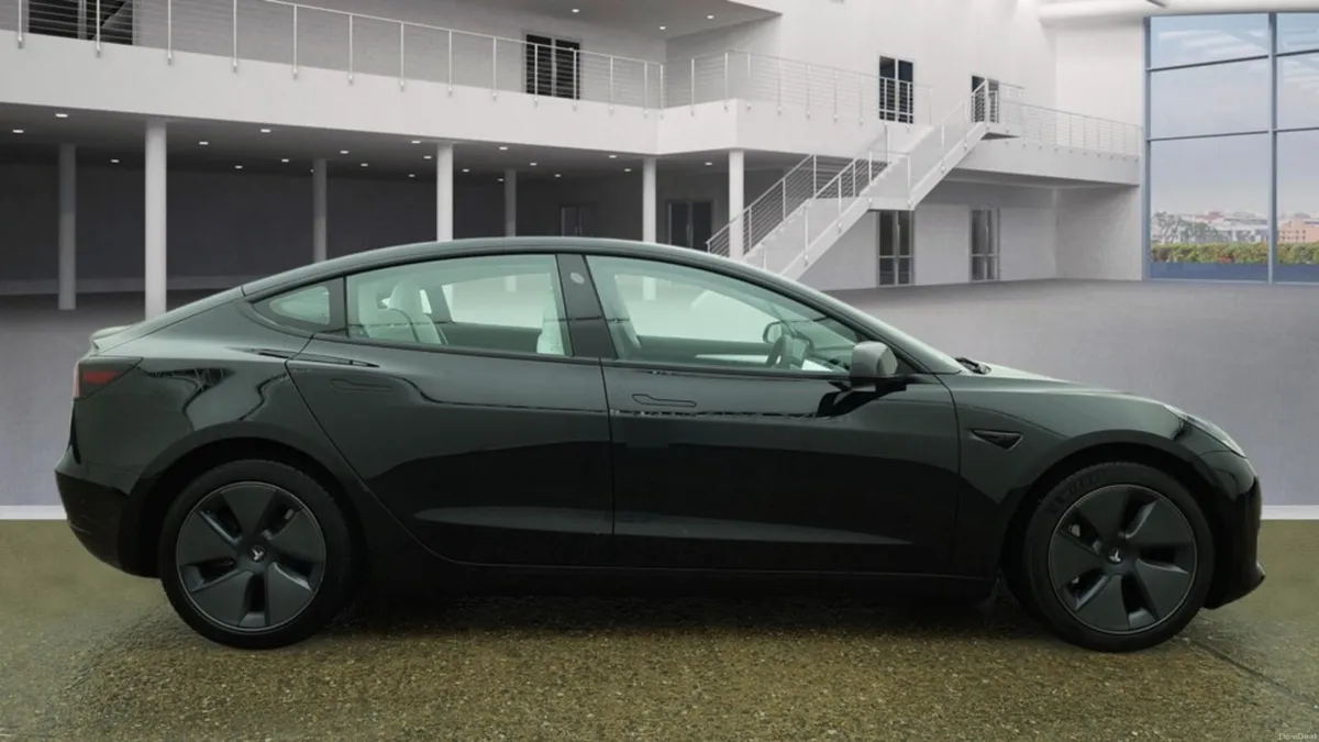 2022 Tesla Model 3 RWD White Interior 94% Battery - Image 2