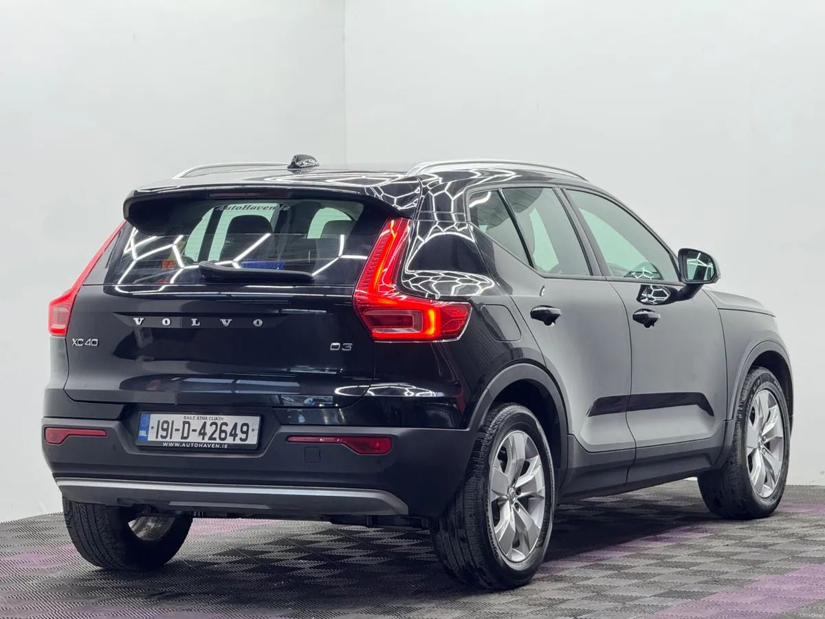 2019 Volvo XC40 Momentum 2.0D, Automatic - Image 4