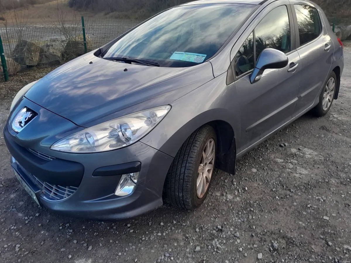 2011 Peugeot 308 automatic diesel  nct+tax .€ 2200 - Image 2