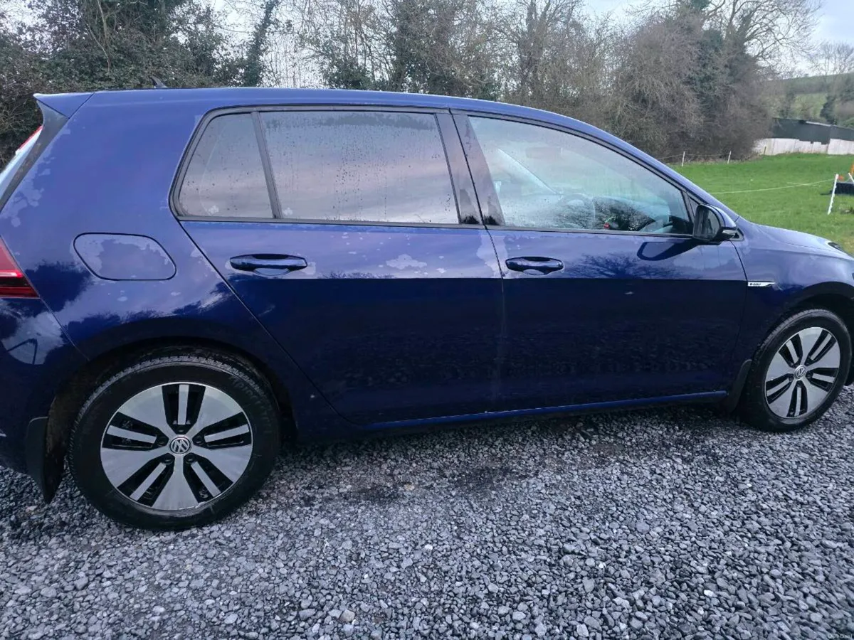 VW GOLF ELECTRIC - Image 4