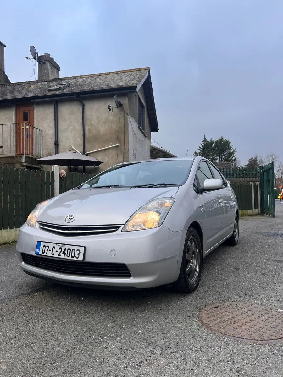 2007 Toyota Prius Hybrid – Low Mileage - Image 1