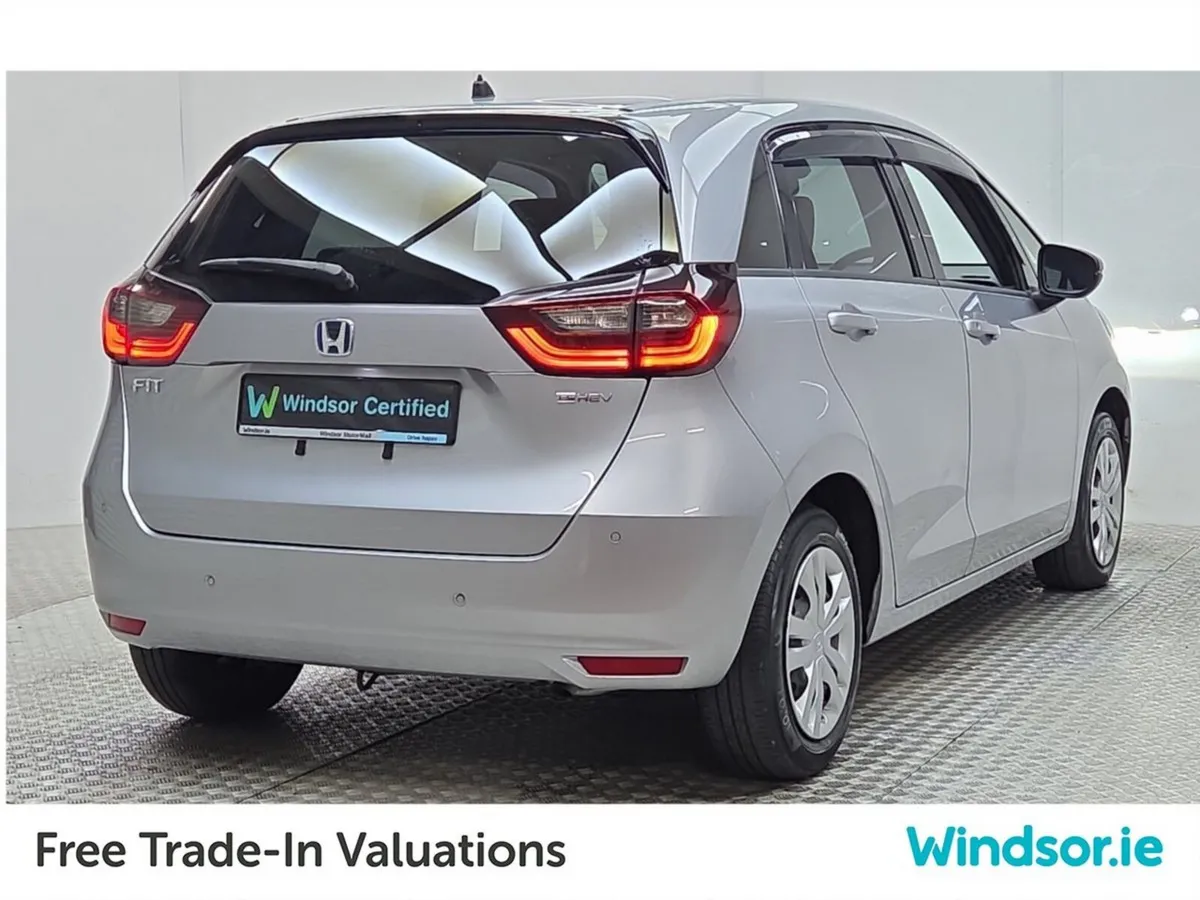 Honda Fit 1.5 Hybrid - Image 2