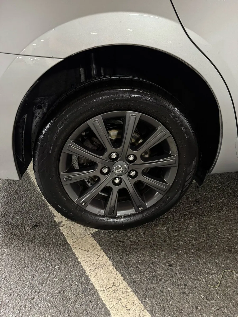 Toyota Corolla Luna - Image 3