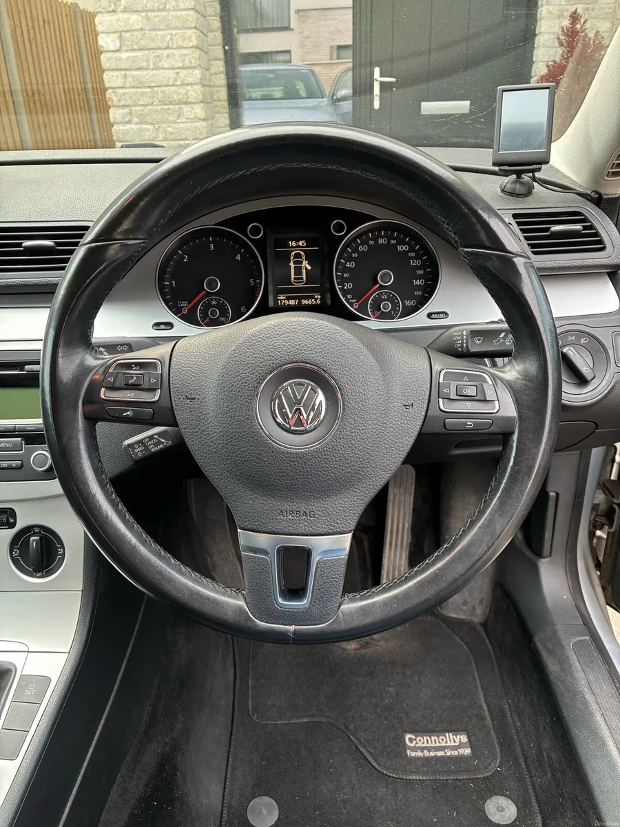 2009 VW Passat - Image 4