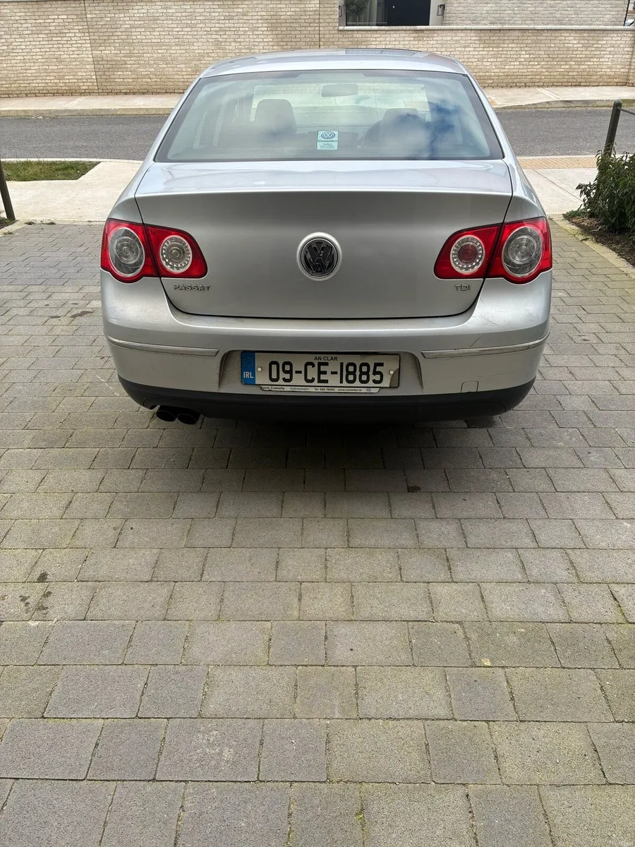2009 VW Passat - Image 2