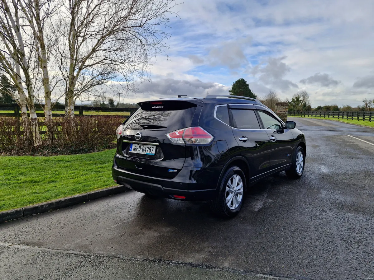 Nissan X-Trail Hybrid Automatic - Image 3